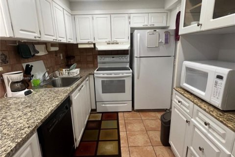 Condominio en venta en Miami, Florida, 2 dormitorios, 89.19 m2 № 1992317 - foto 1