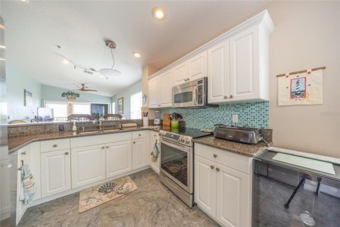 Condo in Flagler Beach, Florida, 3 bedrooms № 2393569 - photo 4