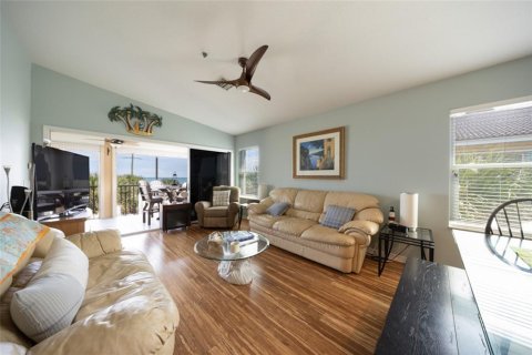 Condo in Flagler Beach, Florida, 3 bedrooms № 2393569 - photo 3