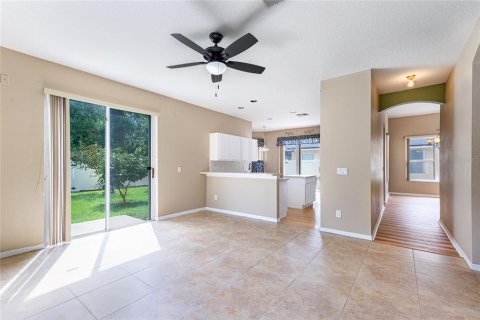 Casa en venta en Orlando, Florida, 4 dormitorios, 205.13 m2 № 1917332 - foto 13