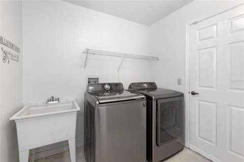 Casa en venta en Orlando, Florida, 4 dormitorios, 205.13 m2 № 1917332 - foto 18