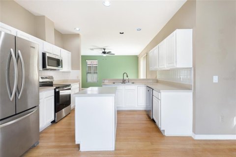 Casa en venta en Orlando, Florida, 4 dormitorios, 205.13 m2 № 1917332 - foto 8