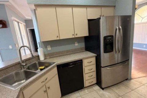 Купить виллу или дом в Спринг-Хилл, Флорида 3 спальни, № 2006220 - фото 17