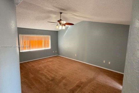 Купить виллу или дом в Спринг-Хилл, Флорида 3 спальни, № 2006220 - фото 13