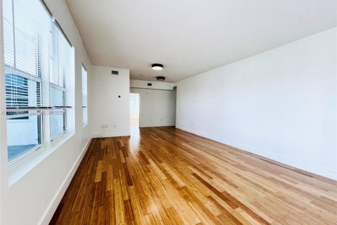 Appartement à louer à Miami Beach, Floride: 1 chambre, 83.61 m2 № 1990556 - photo 4