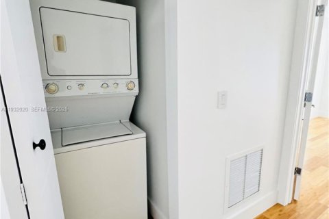 Appartement à louer à Miami Beach, Floride: 1 chambre, 83.61 m2 № 1990556 - photo 17