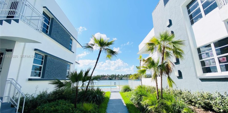 Appartement à Miami Beach, Floride 1 chambre, 83.61 m2 № 1990556