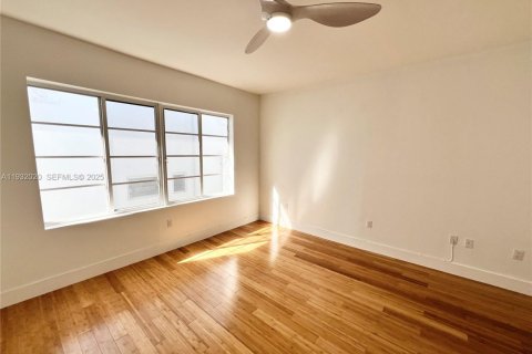 Appartement à louer à Miami Beach, Floride: 1 chambre, 83.61 m2 № 1990556 - photo 16
