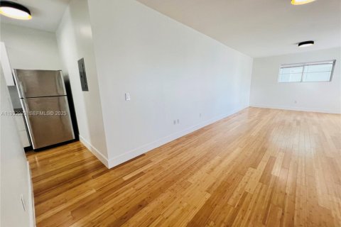Appartement à louer à Miami Beach, Floride: 1 chambre, 83.61 m2 № 1990556 - photo 13