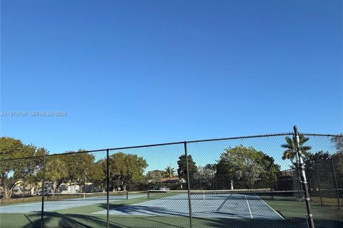 Снять в аренду кондоминиум в Окленд-Парк, Флорида 2 спальни, 84.54м2, № 2031176 - фото 20