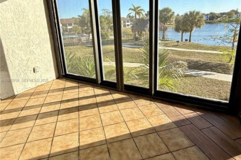 Снять в аренду кондоминиум в Окленд-Парк, Флорида 2 спальни, 84.54м2, № 2031176 - фото 13