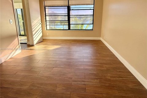 Снять в аренду кондоминиум в Окленд-Парк, Флорида 2 спальни, 84.54м2, № 2031176 - фото 10