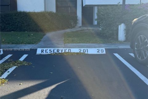 Снять в аренду кондоминиум в Окленд-Парк, Флорида 2 спальни, 84.54м2, № 2031176 - фото 22