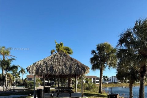 Снять в аренду кондоминиум в Окленд-Парк, Флорида 2 спальни, 84.54м2, № 2031176 - фото 19