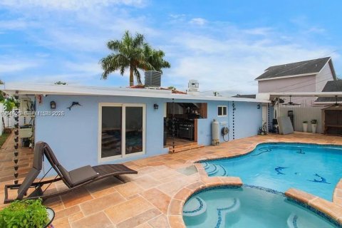 Villa ou maison à vendre à Miami, Floride: 5 chambres, 212.28 m2 № 2024890 - photo 24