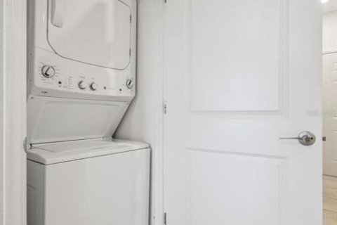 Купить кондоминиум в Киссимми, Флорида 5 комнат, 110.18м2, № 2213873 - фото 26