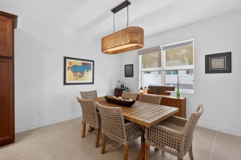 Townhouse in Deerfield Beach, Florida 3 bedrooms, 171.13 sq.m. № 2168570 - photo 15