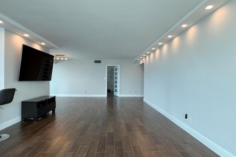 Copropriété à louer à Pompano Beach, Floride: 2 chambres, 145.86 m2 № 2402352 - photo 21