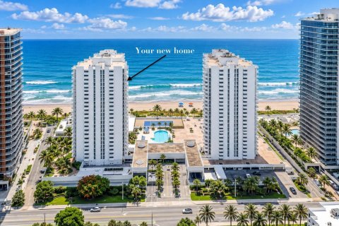 Condo à Pompano Beach, Floride, 2 chambres  № 2402352