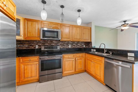 Adosado en venta en Coral Springs, Florida, 3 dormitorios, 150.87 m2 № 1992766 - foto 5