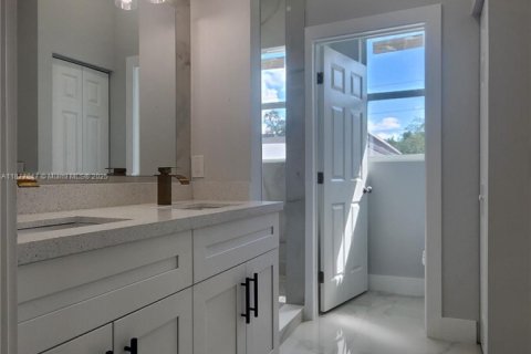 House in Fort Lauderdale, Florida 4 bedrooms, 147.06 sq.m. № 1923111 - photo 29