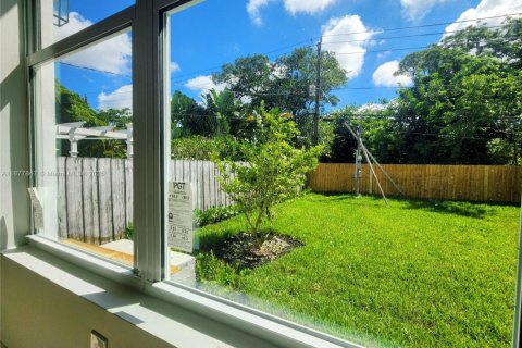 House in Fort Lauderdale, Florida 4 bedrooms, 147.06 sq.m. № 1923111 - photo 25
