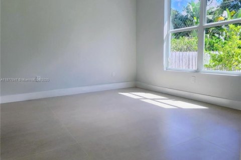 House in Fort Lauderdale, Florida 4 bedrooms, 147.06 sq.m. № 1923111 - photo 24