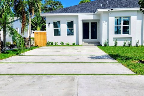 House in Fort Lauderdale, Florida 4 bedrooms, 147.06 sq.m. № 1923111 - photo 2