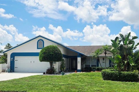 House in Bradenton, Florida 3 bedrooms, 149.02 sq.m. № 2220945