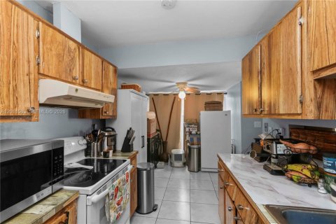 Townhouse in Miami, Florida 3 bedrooms, 118.54 sq.m. № 2074725 - photo 11