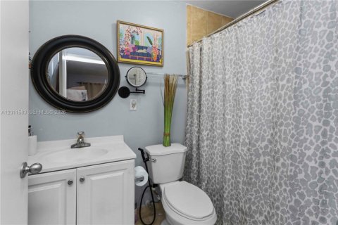 Townhouse in Miami, Florida 3 bedrooms, 118.54 sq.m. № 2074725 - photo 7