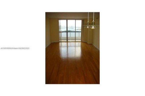 Condominio en venta en Aventura, Florida, 2 dormitorios, 109.72 m2 № 2035428 - foto 5