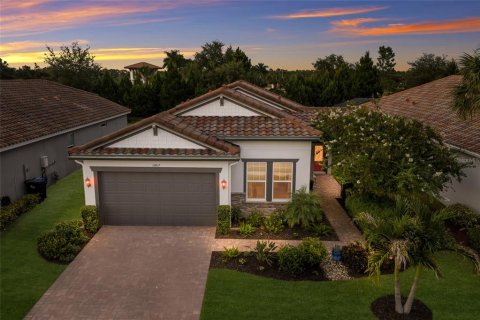 House in Lakewood Ranch, Florida 4 bedrooms, 195.93 sq.m. № 2324956
