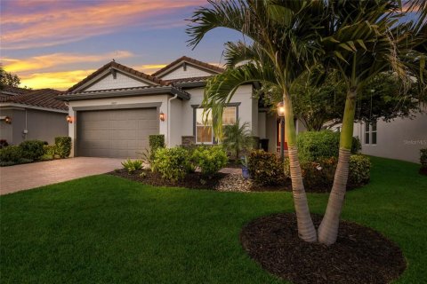 Villa ou maison à vendre à Lakewood Ranch, Floride: 4 chambres, 195.93 m2 № 2324956 - photo 2