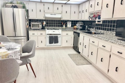 Copropriété à vendre à Hallandale Beach, Floride: 2 chambres, 130.06 m2 № 1937258 - photo 6