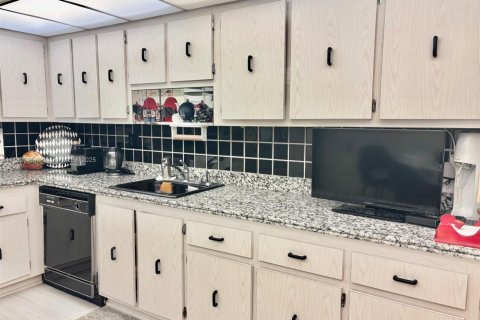 Condominio en venta en Hallandale Beach, Florida, 2 dormitorios, 130.06 m2 № 1937258 - foto 7