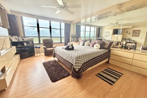 Condominio en venta en Hallandale Beach, Florida, 2 dormitorios, 130.06 m2 № 1937258 - foto 26