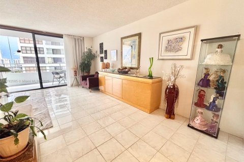 Condominio en venta en Hallandale Beach, Florida, 2 dormitorios, 130.06 m2 № 1937258 - foto 20