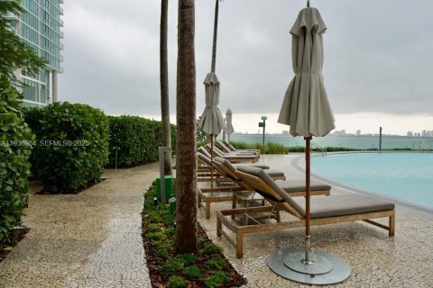 Condo in Miami, Florida, 1 bedroom  № 1994824 - photo 14