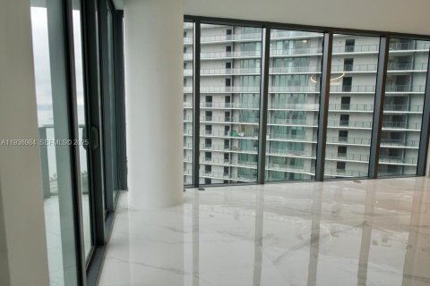 Condo in Miami, Florida, 1 bedroom  № 1994824 - photo 10