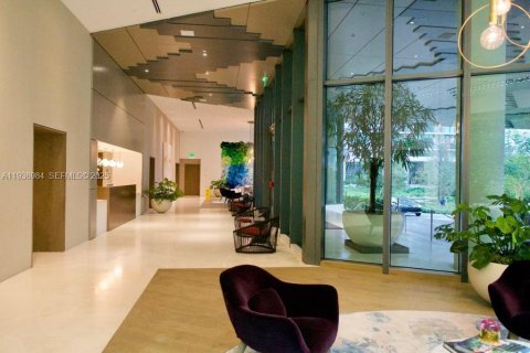 Condo in Miami, Florida, 1 bedroom  № 1994824 - photo 17