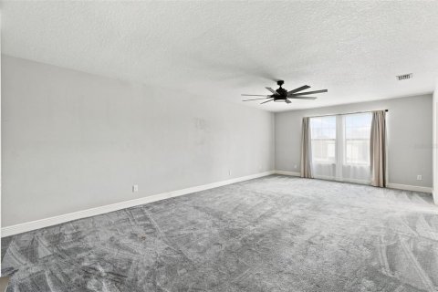 House in Land O' Lakes, Florida 4 bedrooms, 260.03 sq.m. № 2225437 - photo 17