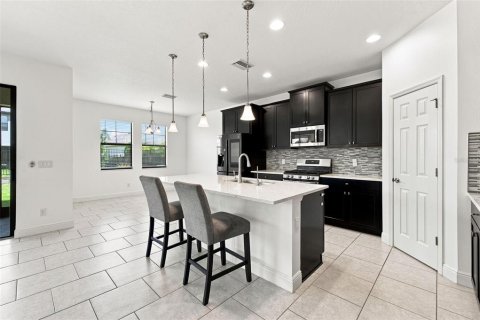 House in Land O' Lakes, Florida 4 bedrooms, 260.03 sq.m. № 2225437 - photo 7
