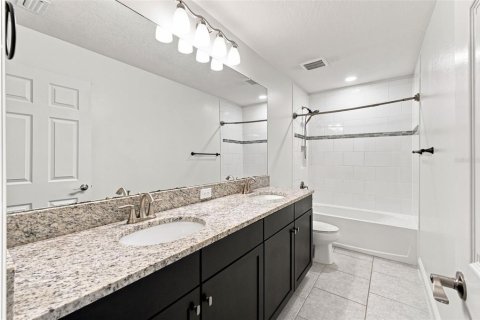 House in Land O' Lakes, Florida 4 bedrooms, 260.03 sq.m. № 2225437 - photo 25