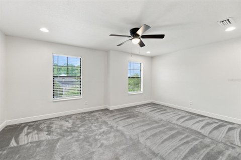 House in Land O' Lakes, Florida 4 bedrooms, 260.03 sq.m. № 2225437 - photo 27