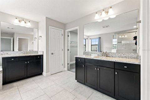 House in Land O' Lakes, Florida 4 bedrooms, 260.03 sq.m. № 2225437 - photo 18