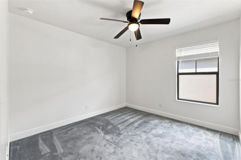 House in Land O' Lakes, Florida 4 bedrooms, 260.03 sq.m. № 2225437 - photo 29
