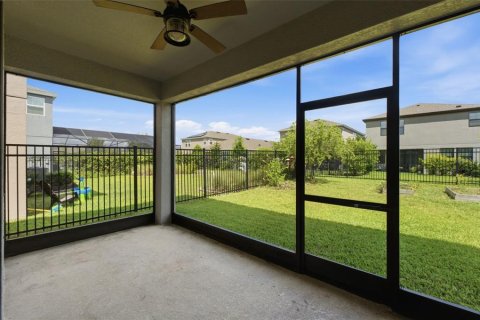 House in Land O' Lakes, Florida 4 bedrooms, 260.03 sq.m. № 2225437 - photo 30