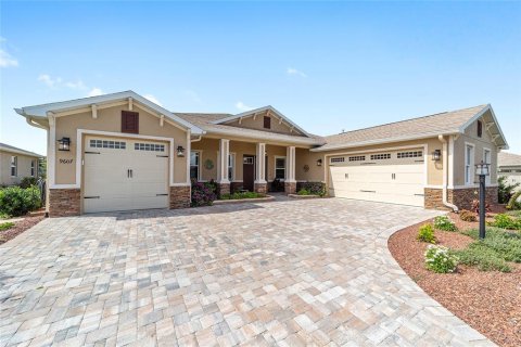 House in Ocala, Florida 3 bedrooms, 268.77 sq.m. № 1758287 - photo 1