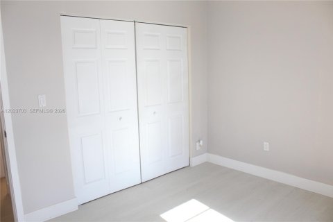 Copropriété à louer à Hialeah, Floride: 2 chambres, 87.61 m2 № 2078029 - photo 10